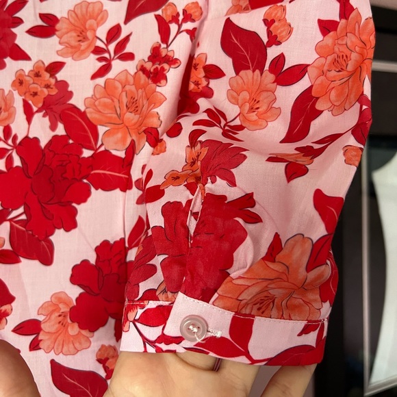 Lulu’s Button Up Top - Picture 6 of 7